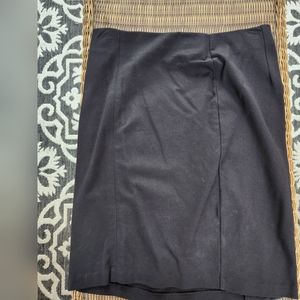 Roz & Ali (Dress Barn) little black skirt in size small.